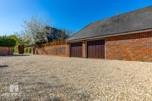 Photo 26- click for photo gallery